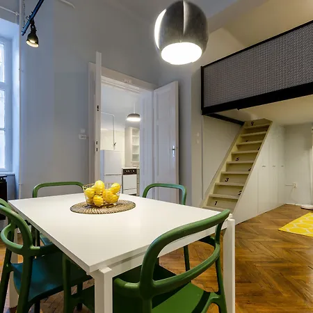 Savory Apartment *